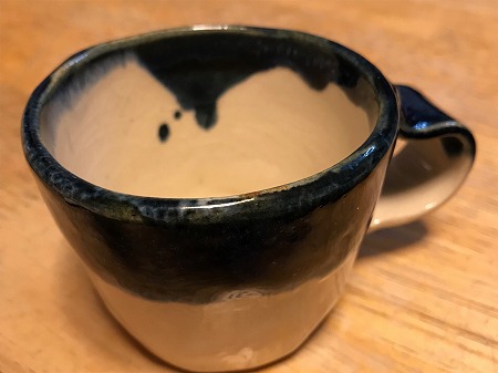 お茶のお礼にご自分で焼かれたコーヒーカップをプレゼントで頂きました！趣味ではなく、もはや陶芸家です。2