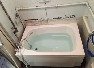風呂釜交換　新宿区【区営住宅でのバランス釜からホールインワンへの交換工事】