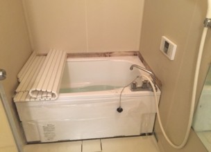 マンション浴槽交換　神奈川県秦野市【FRP110cm浴槽の交換】