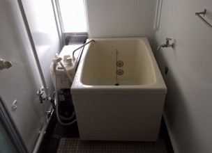 バランス釜新規設置＆浴槽の移設【大和市中央の警察公舎】