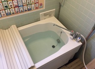 バランス釜からホールインワンへの交換工事【社宅 in 渋谷区広尾】