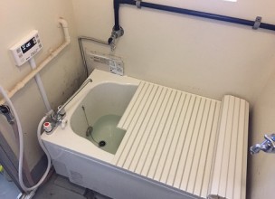 【JKKの浴槽交換】バランス釜から壁貫通型給湯器へのリフォーム工事【都営住宅 in 府中市栄町】