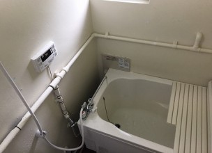 【警察宿舎】ホールインワン風呂釜の新規取り付け工事【公務員住宅 in 東京都世田谷区】